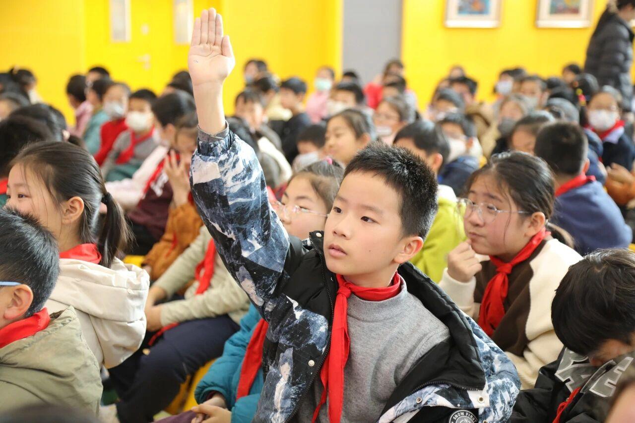 540cf9ea-7814-416a-89a9-9ff7d670356e.jpg