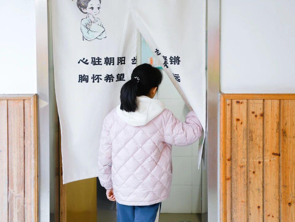 332bd960-591d-4326-83aa-9fde971dccdf.jpg